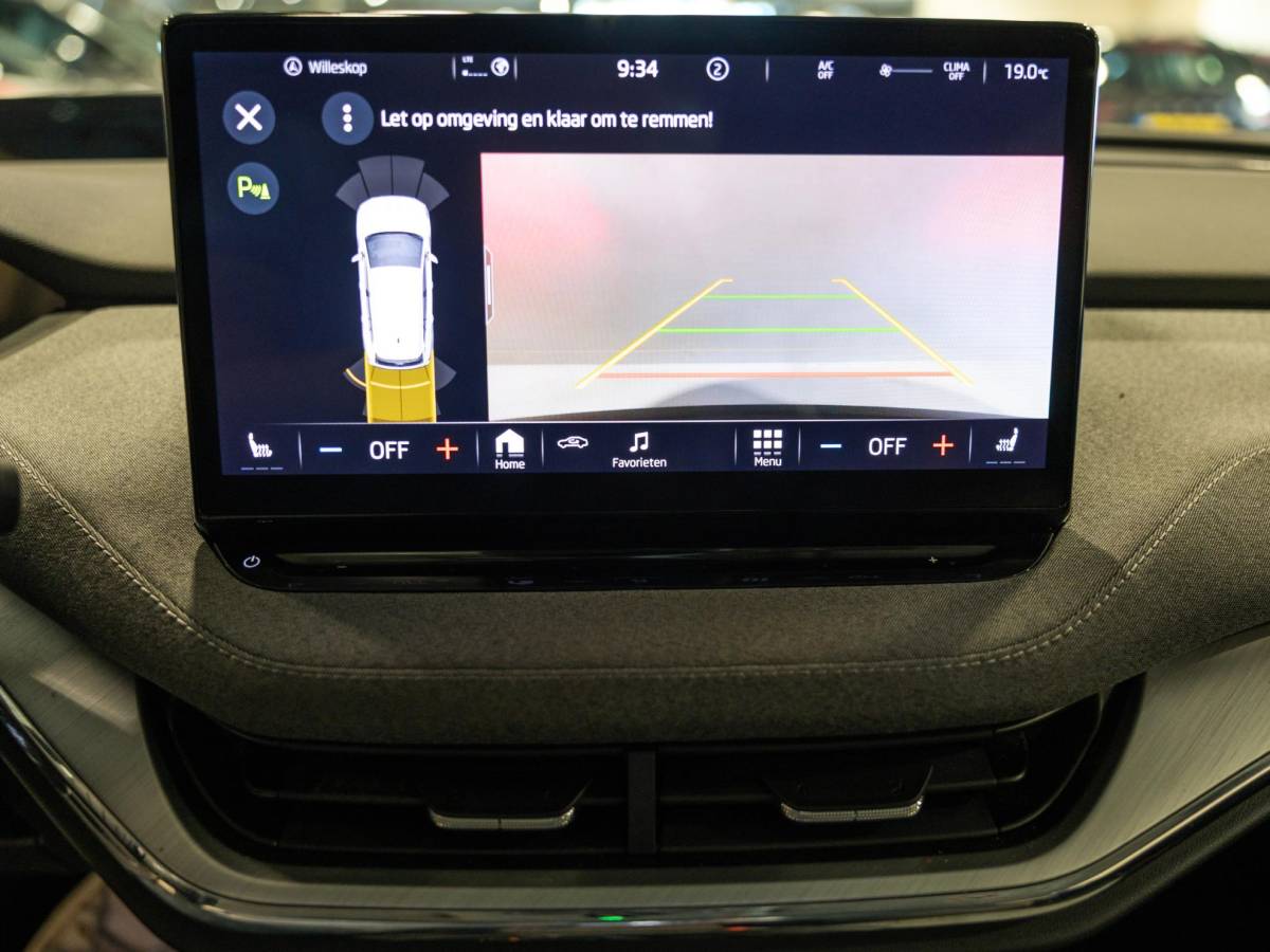 Škoda Enyaq iV Skoda Enyaq iV 80 SoH 91% / 204pk / Trekhaak / Panorama dak / Head-up display /
