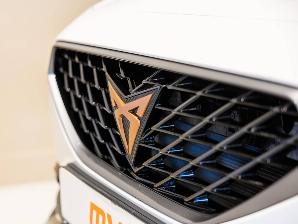 CUPRA Formentor CUPRA Formentor 1.5 TSI Business Edition Plus / 150pk / Achteruitrij camera / Sfeerverlichting / Adaptieve cruise control /