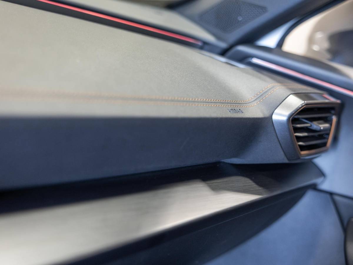 CUPRA Formentor CUPRA Formentor 1.5 TSI Business Edition Plus / 150pk / Achteruitrij camera / Sfeerverlichting / Adaptieve cruise control /