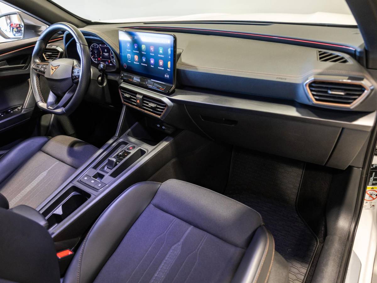 CUPRA Formentor CUPRA Formentor 1.5 TSI Business Edition Plus / 150pk / Achteruitrij camera / Sfeerverlichting / Adaptieve cruise control /