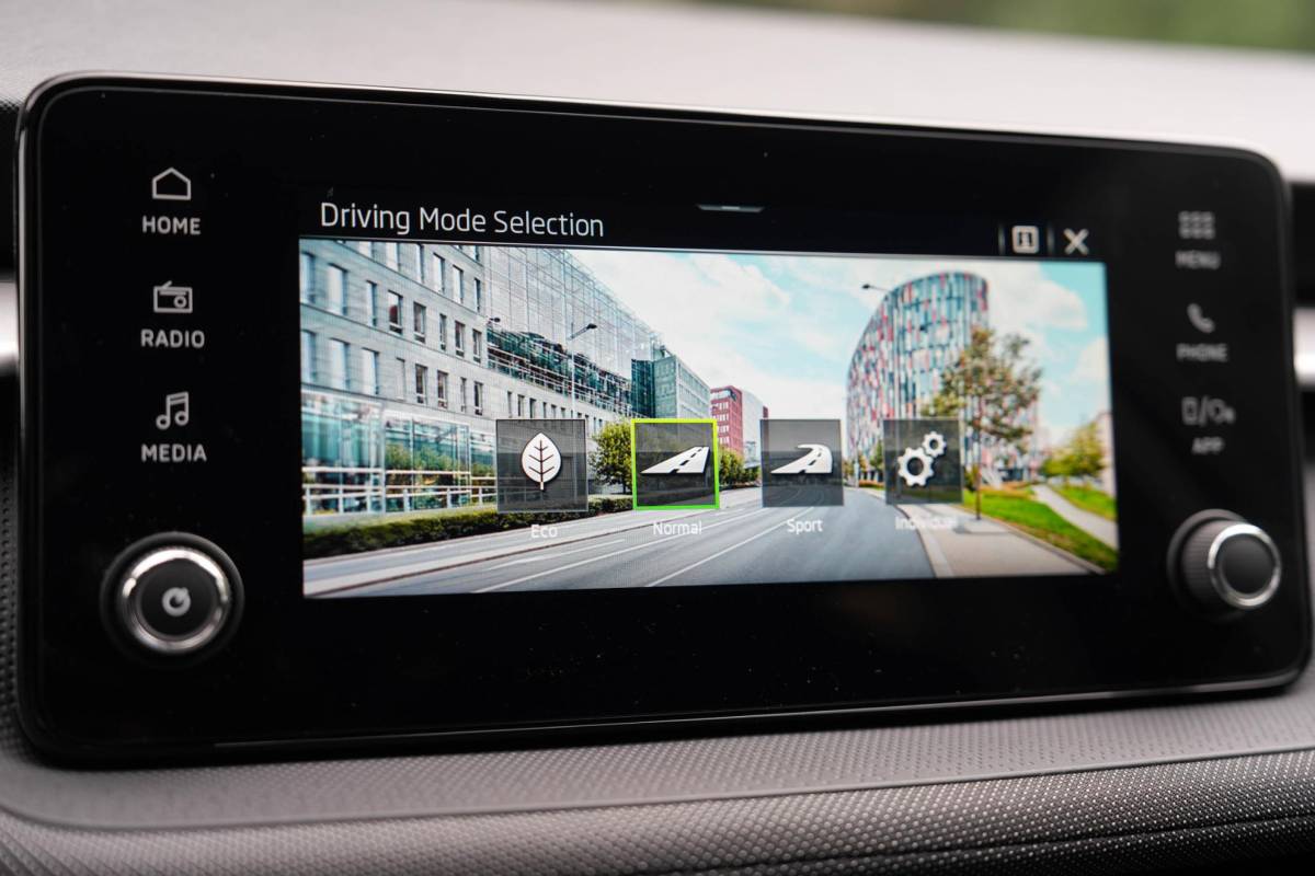 Škoda Fabia Skoda Fabia 1.0 TSI Business Edition | Automaat | Carplay | Camera