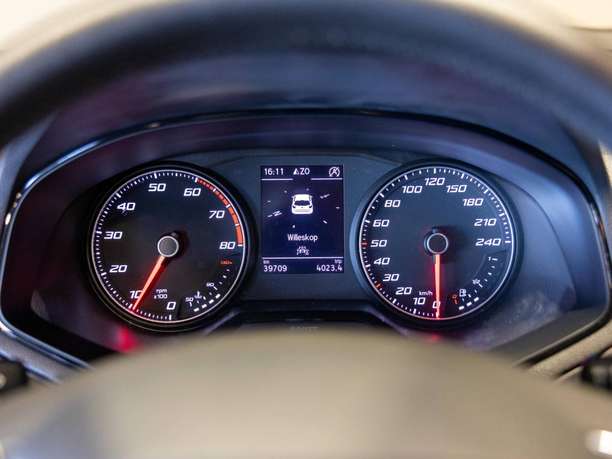 SEAT Ibiza SEAT Ibiza 1.0 TSI Style Business Intense / 95pk / Achteruitrij camera / Groot scherm / Klimaatregeling /