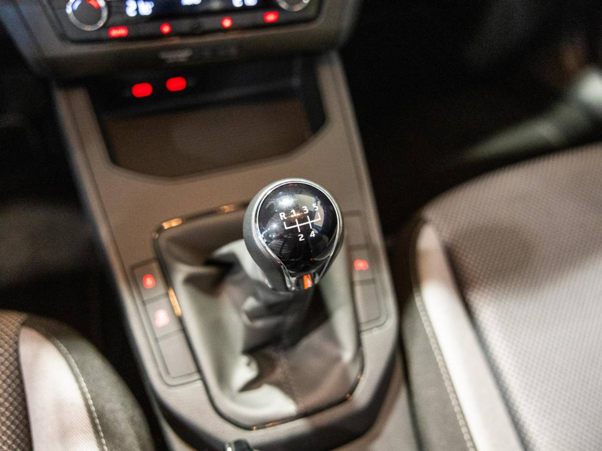 SEAT Ibiza SEAT Ibiza 1.0 TSI Style Business Intense / 95pk / Achteruitrij camera / Groot scherm / Klimaatregeling /