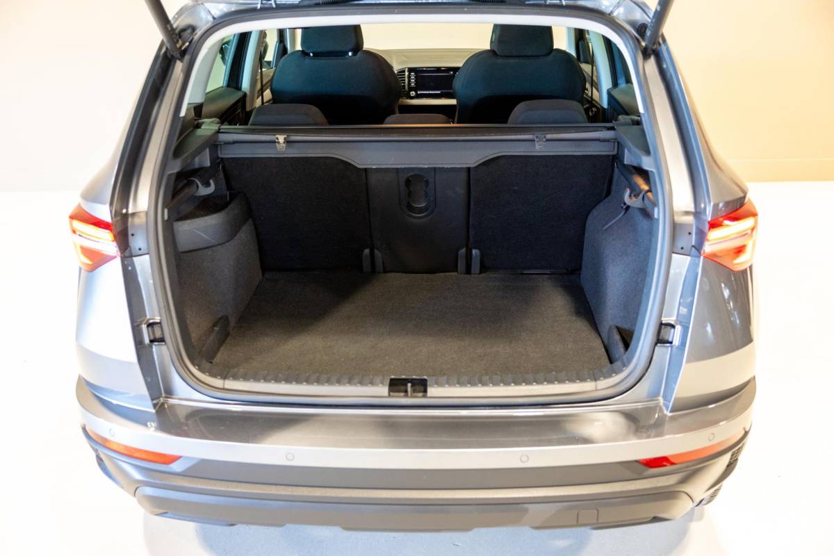 Škoda Karoq Skoda Karoq 1.5 TSI ACT Business Edition / 150pk / Achteruitrij camera / Adaptieve cruise control / Automatische klimaatregeling /
