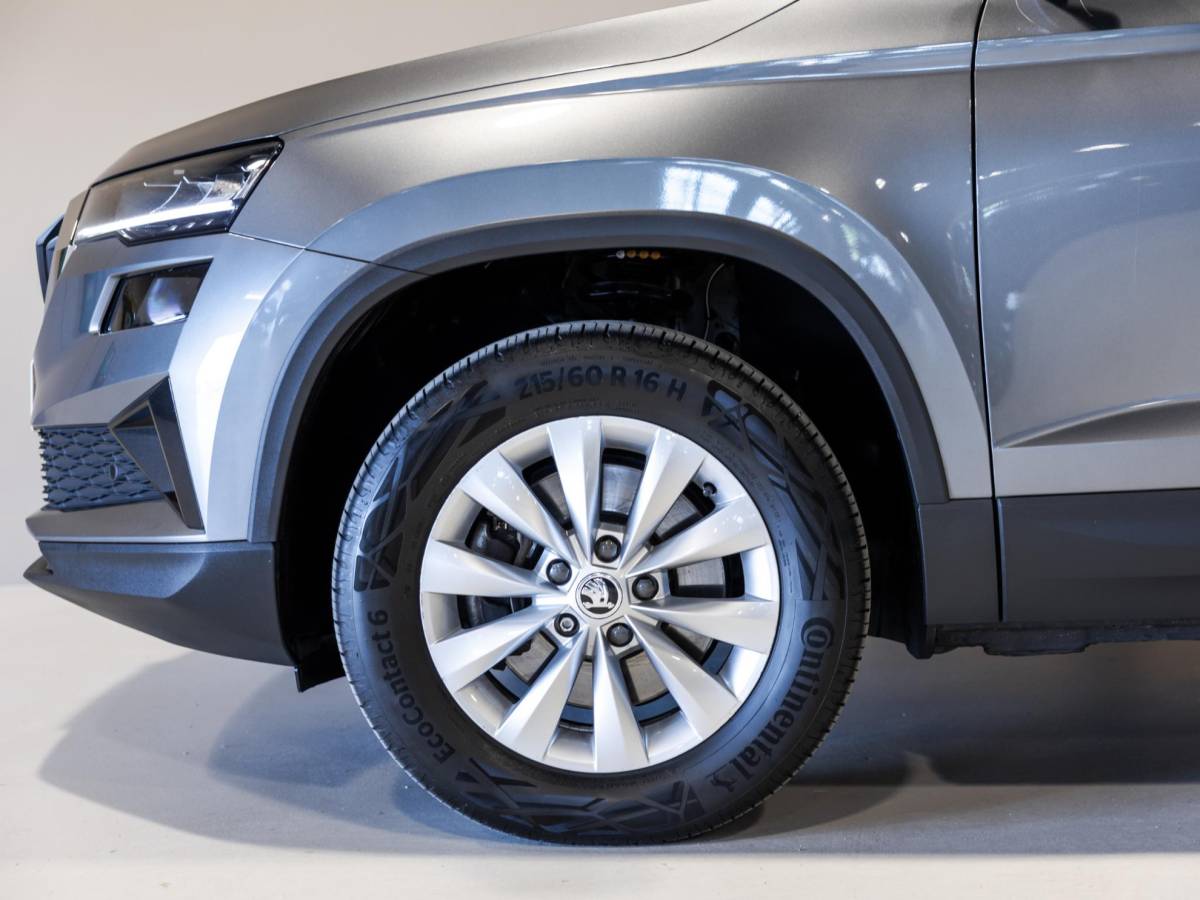 Škoda Karoq Skoda Karoq 1.5 TSI ACT Business Edition / 150pk / Achteruitrij camera / Adaptieve cruise control / Automatische klimaatregeling /