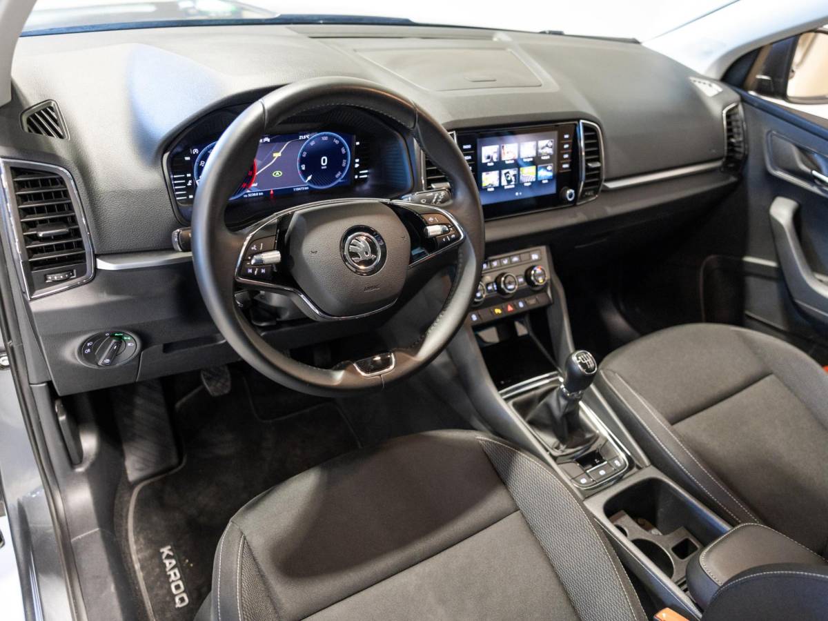 Škoda Karoq Skoda Karoq 1.5 TSI ACT Business Edition / 150pk / Achteruitrij camera / Adaptieve cruise control / Automatische klimaatregeling /