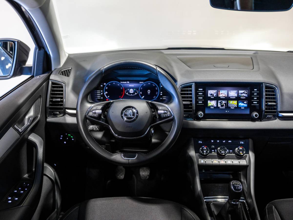 Škoda Karoq Skoda Karoq 1.5 TSI ACT Business Edition / 150pk / Achteruitrij camera / Adaptieve cruise control / Automatische klimaatregeling /
