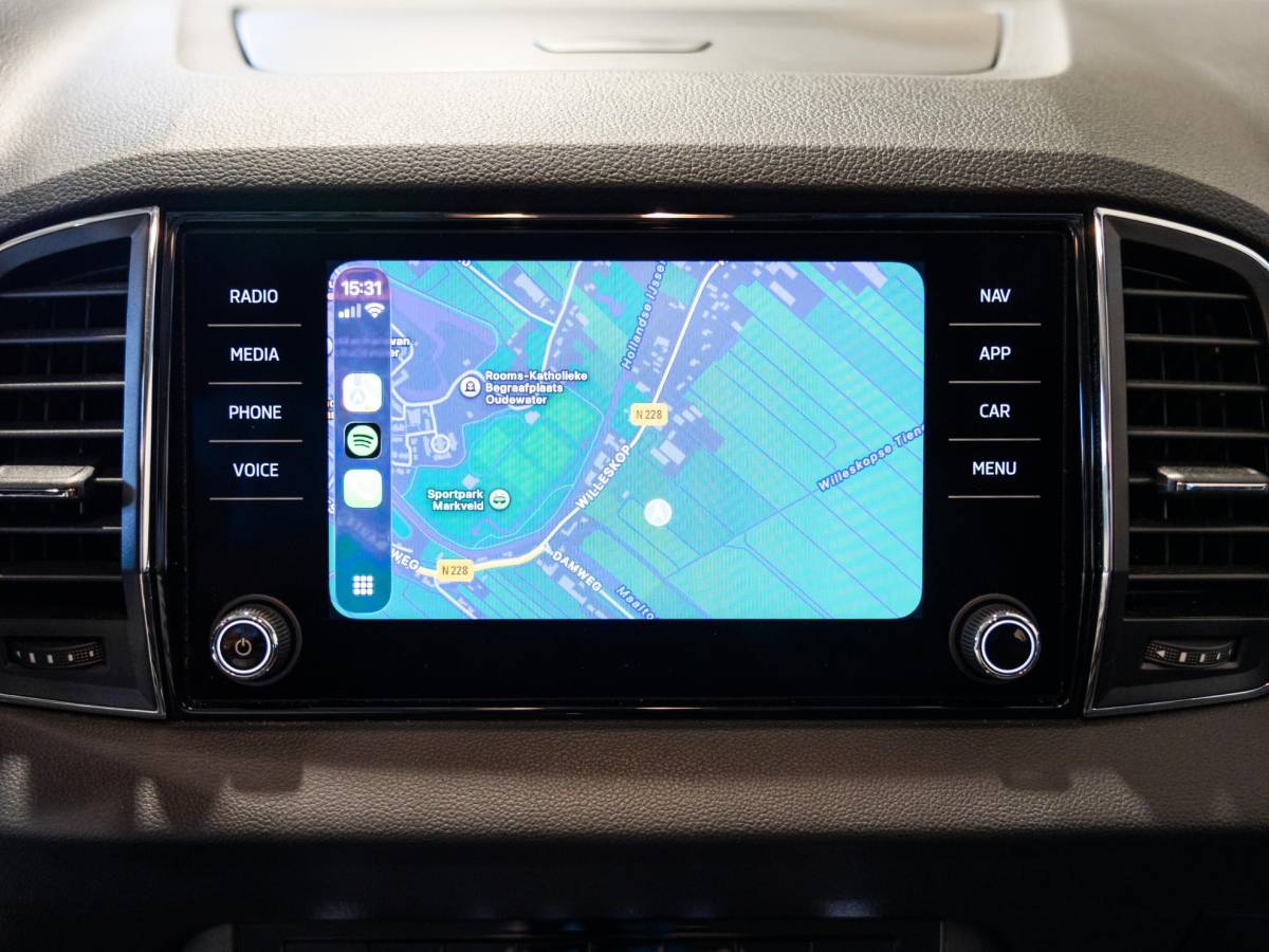 Škoda Karoq Skoda Karoq 1.5 TSI ACT Business Edition / 150pk / Achteruitrij camera / Adaptieve cruise control / Automatische klimaatregeling /