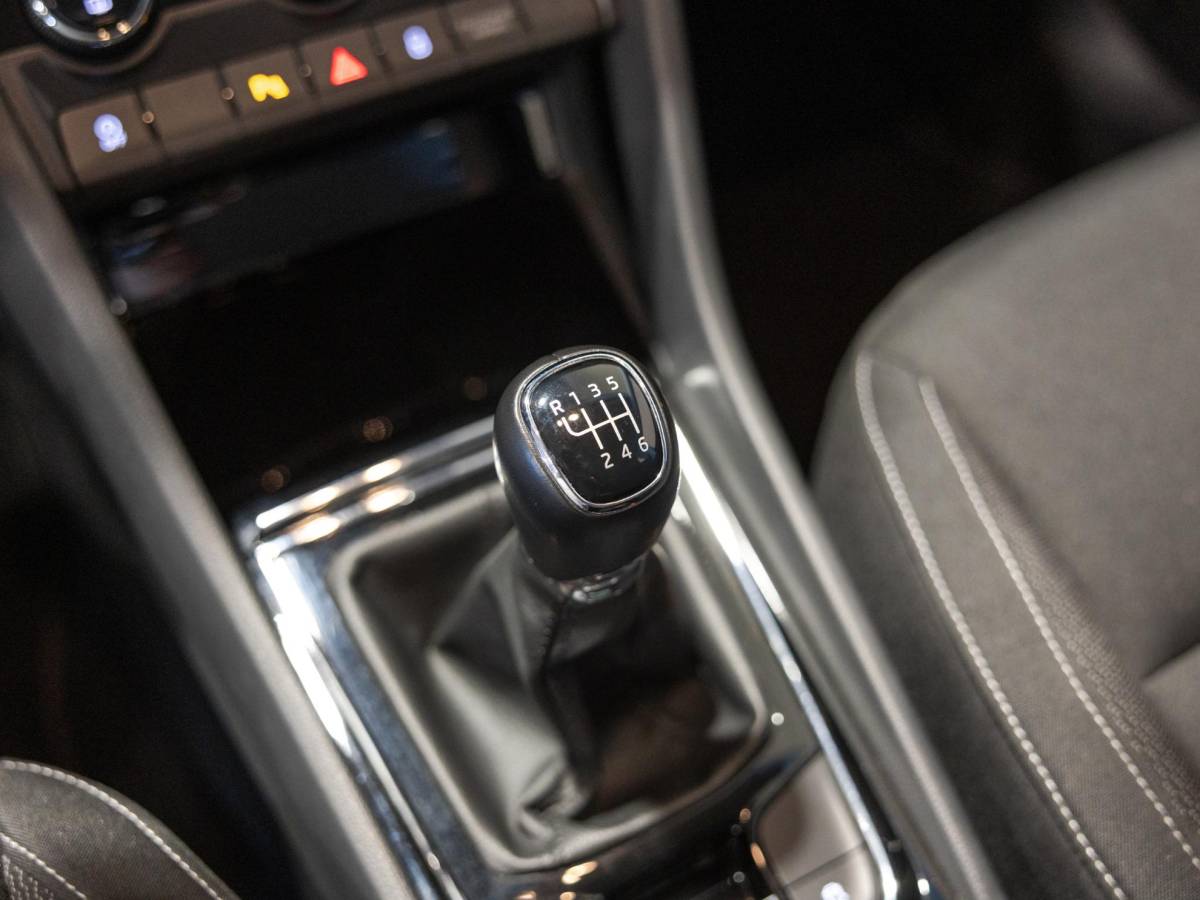 Škoda Karoq Skoda Karoq 1.5 TSI ACT Business Edition / 150pk / Achteruitrij camera / Adaptieve cruise control / Automatische klimaatregeling /