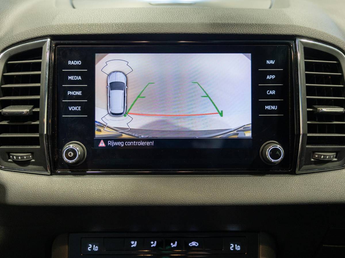 Škoda Karoq Skoda Karoq 1.5 TSI ACT Business Edition / 150pk / Achteruitrij camera / Adaptieve cruise control / Automatische klimaatregeling /
