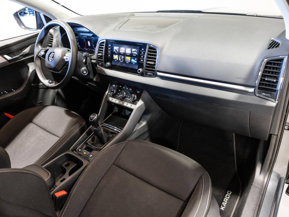Škoda Karoq Skoda Karoq 1.5 TSI ACT Business Edition / 150pk / Achteruitrij camera / Adaptieve cruise control / Automatische klimaatregeling /