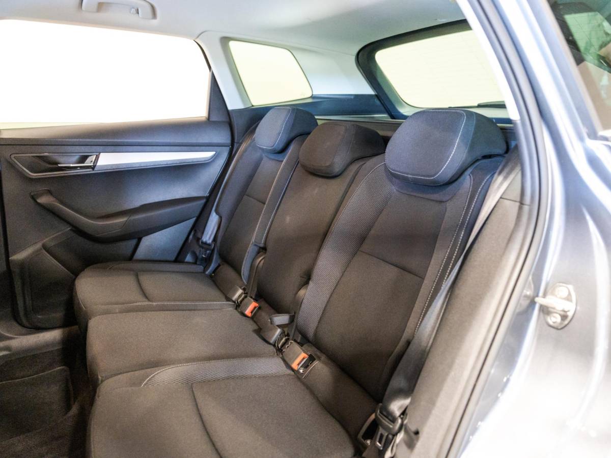 Škoda Karoq Skoda Karoq 1.5 TSI ACT Business Edition / 150pk / Achteruitrij camera / Adaptieve cruise control / Automatische klimaatregeling /