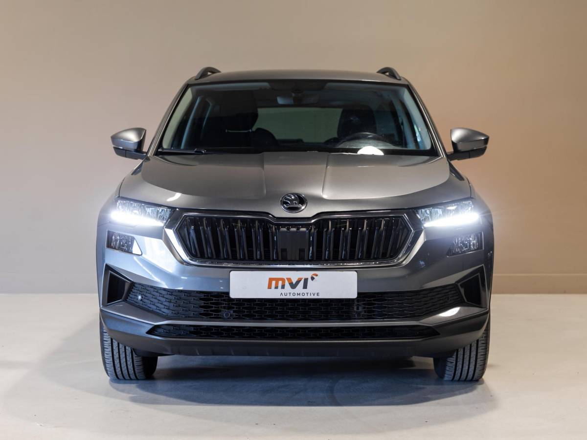 Škoda Karoq Skoda Karoq 1.5 TSI ACT Business Edition / 150pk / Achteruitrij camera / Adaptieve cruise control / Automatische klimaatregeling /