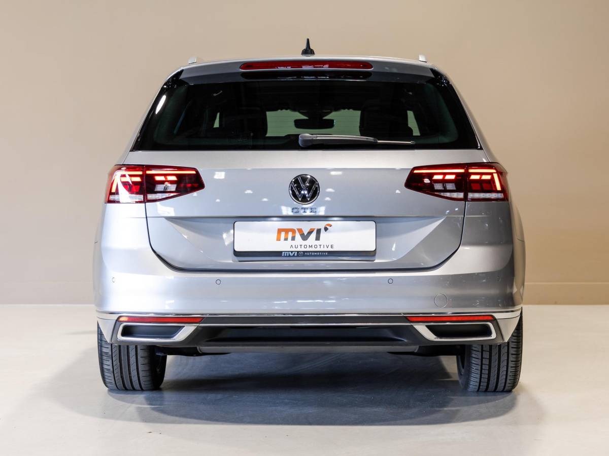 Volkswagen Passat Volkswagen Passat Variant 1.4 TSI PHEV GTE Business SoH 93% / 218pk / Panorama dak / Head-up display / Achteruitrij camera /