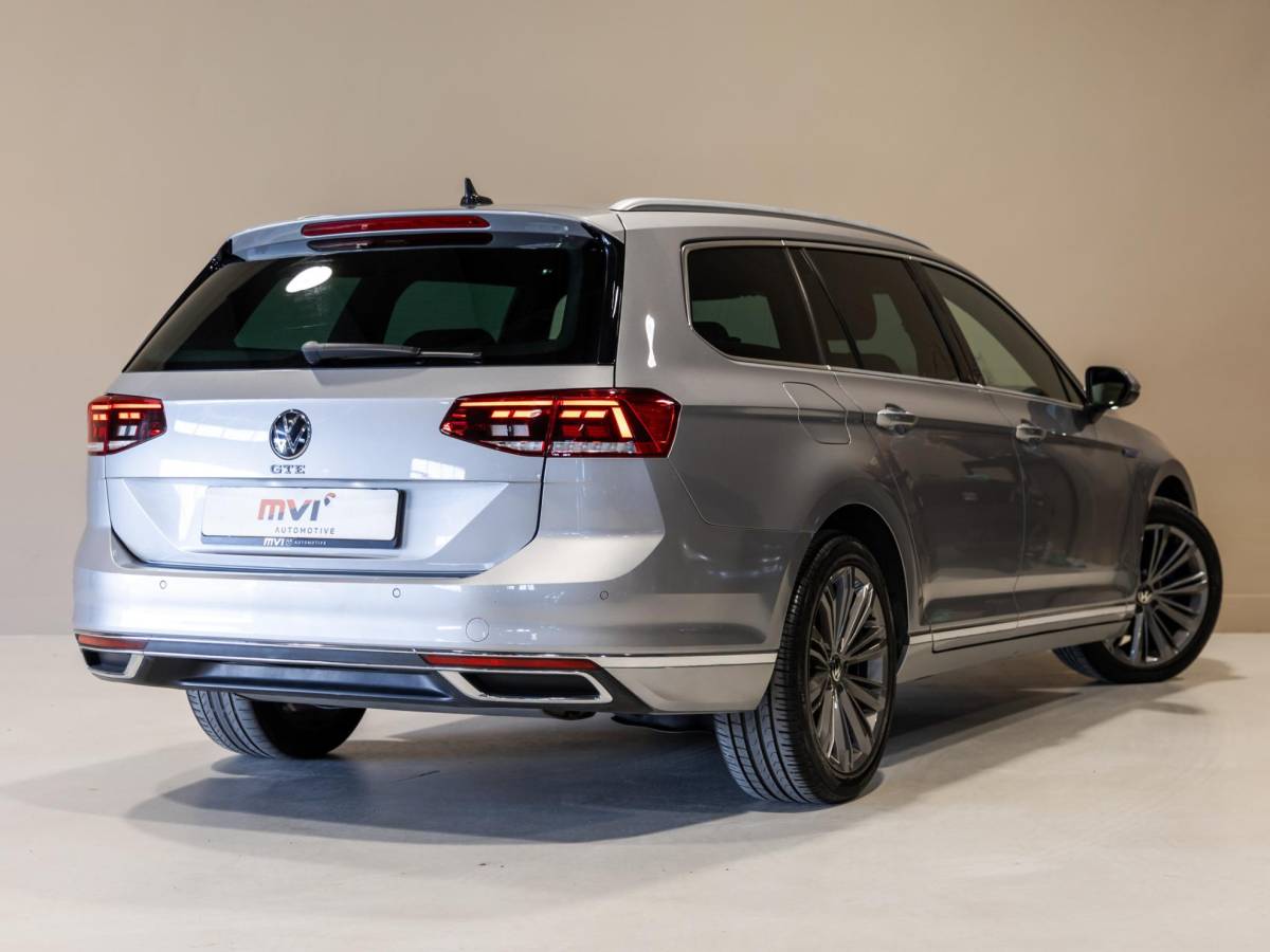 Volkswagen Passat Volkswagen Passat Variant 1.4 TSI PHEV GTE Business SoH 93% / 218pk / Panorama dak / Head-up display / Achteruitrij camera /