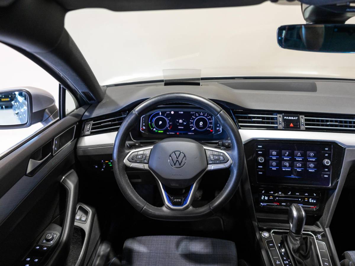 Volkswagen Passat Volkswagen Passat Variant 1.4 TSI PHEV GTE Business SoH 93% / 218pk / Panorama dak / Head-up display / Achteruitrij camera /