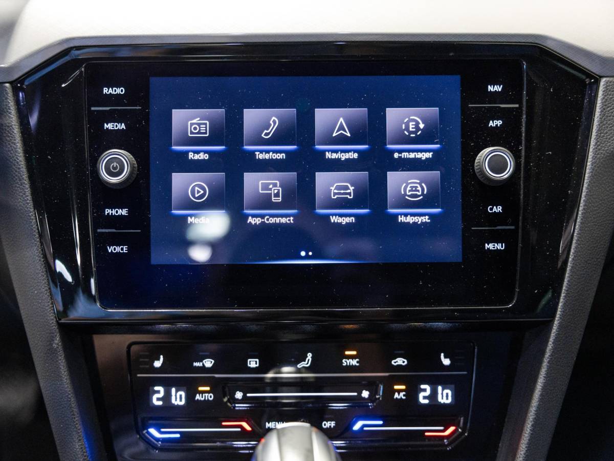 Volkswagen Passat Volkswagen Passat Variant 1.4 TSI PHEV GTE Business SoH 93% / 218pk / Panorama dak / Head-up display / Achteruitrij camera /