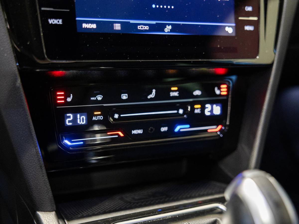 Volkswagen Passat Volkswagen Passat Variant 1.4 TSI PHEV GTE Business SoH 93% / 218pk / Panorama dak / Head-up display / Achteruitrij camera /