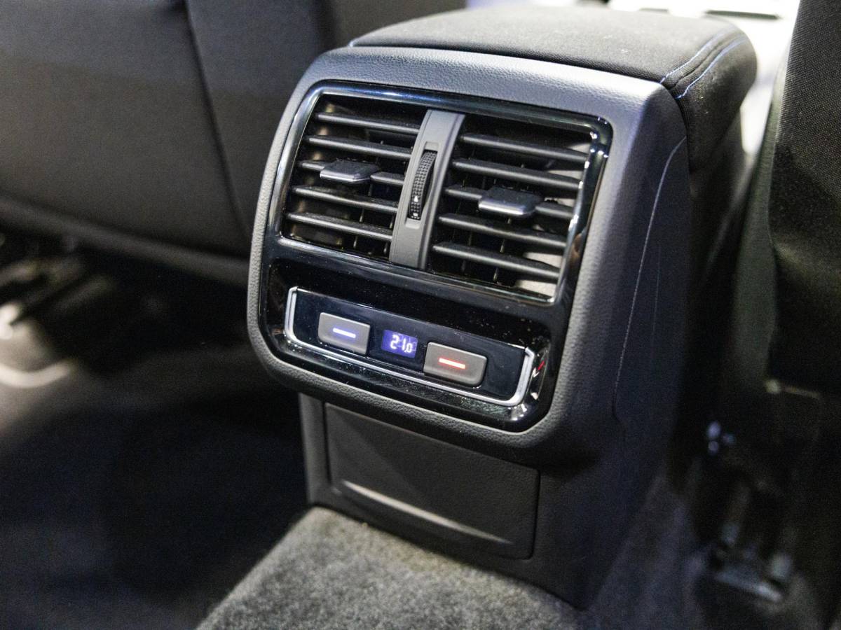 Volkswagen Passat Volkswagen Passat Variant 1.4 TSI PHEV GTE Business SoH 93% / 218pk / Panorama dak / Head-up display / Achteruitrij camera /
