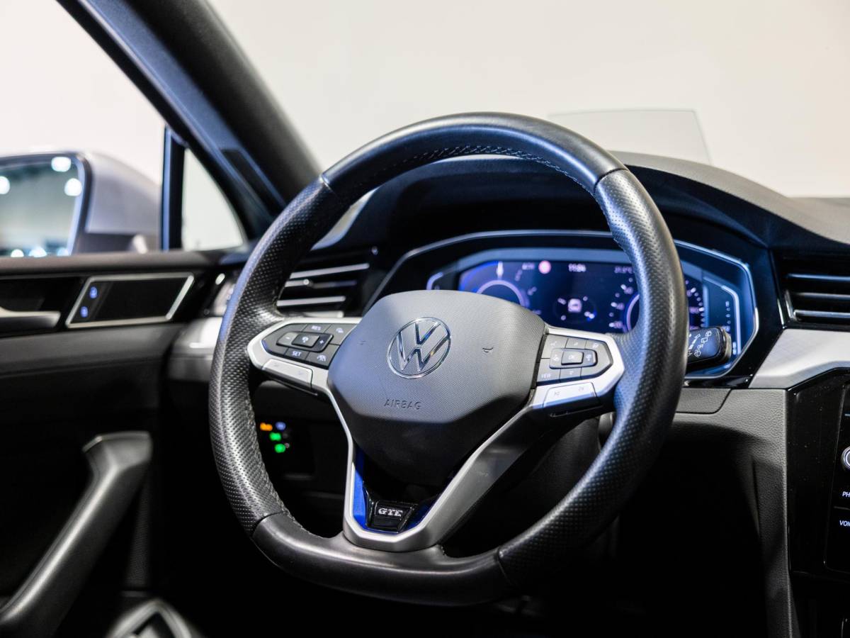 Volkswagen Passat Volkswagen Passat Variant 1.4 TSI PHEV GTE Business SoH 93% / 218pk / Panorama dak / Head-up display / Achteruitrij camera /