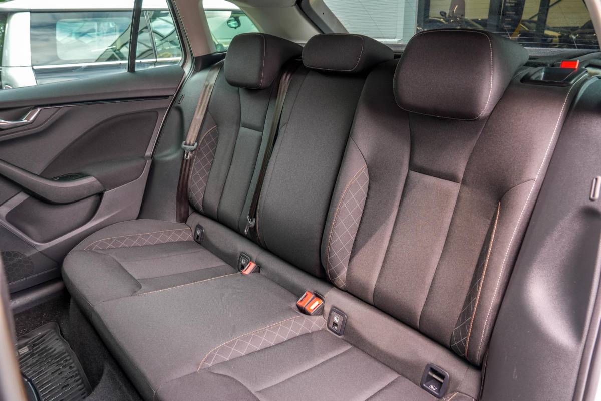 Škoda Scala Skoda Scala 1.0 TSI Business Edition | Automaat | Carplay | Camera | Stoelverwarming