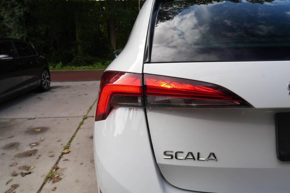 Škoda Scala Skoda Scala 1.0 TSI Business Edition | Automaat | Carplay | Camera | Stoelverwarming