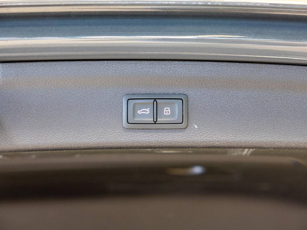 Audi Q3 Audi Q3 45 TFSI e Business Edition / 245pk / Keyless / Dodehoek herkenning / Adaptieve cruise control /