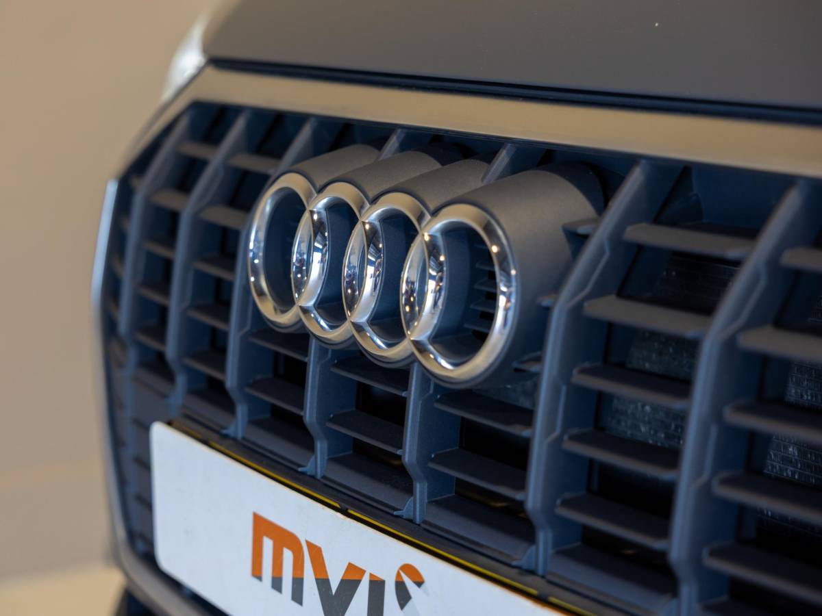 Audi Q3 Audi Q3 45 TFSI e Business Edition / 245pk / Keyless / Dodehoek herkenning / Adaptieve cruise control /