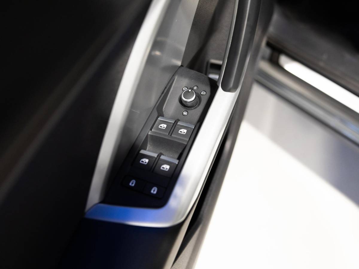 Audi Q3 Audi Q3 45 TFSI e Business Edition / 245pk / Keyless / Dodehoek herkenning / Adaptieve cruise control /