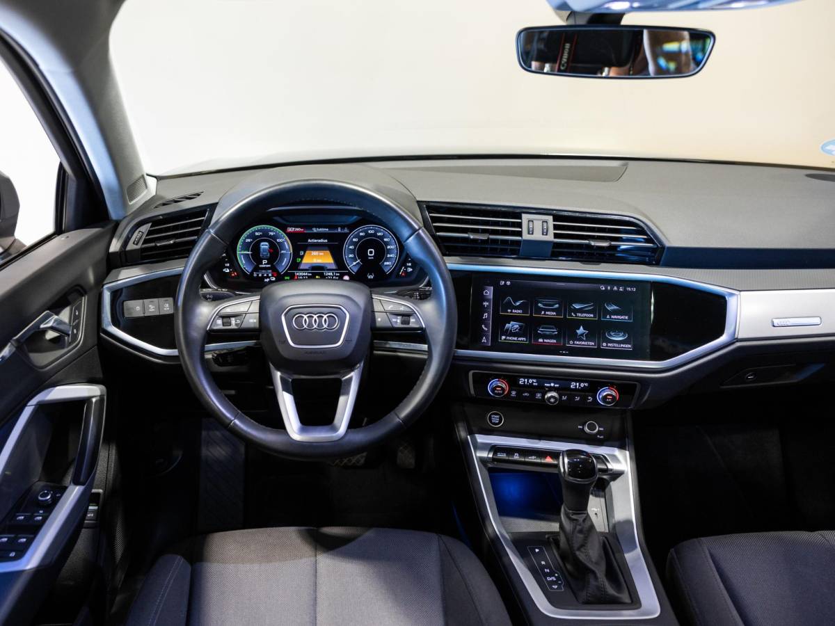 Audi Q3 Audi Q3 45 TFSI e Business Edition / 245pk / Keyless / Dodehoek herkenning / Adaptieve cruise control /