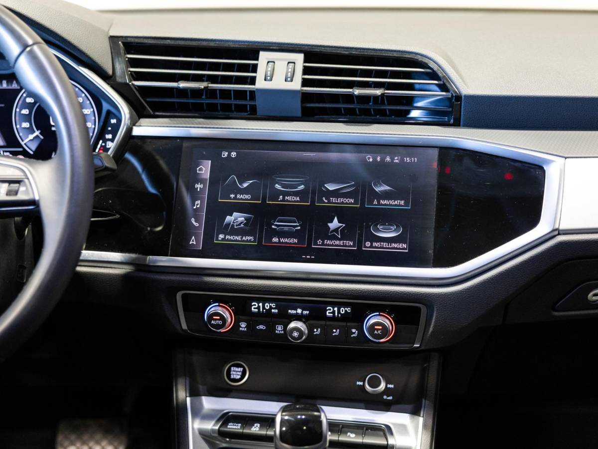 Audi Q3 Audi Q3 45 TFSI e Business Edition / 245pk / Keyless / Dodehoek herkenning / Adaptieve cruise control /