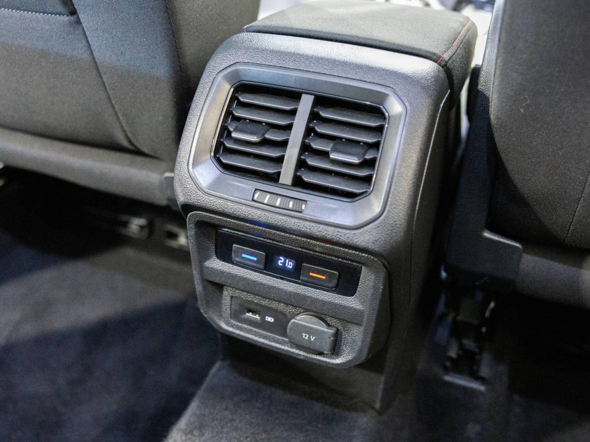 Volkswagen Tiguan Volkswagen Tiguan 1.4 TSI ACT Highline Sound / 150pk / Dynaudio / Achteruitrij camera / Stoelverwarming /