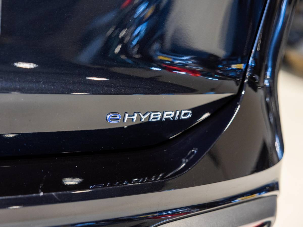 Volkswagen Tiguan Volkswagen Tiguan 1.5 eHybrid Life Edition / 204pk / SoH 100% / Achteruitrij camera / Dodehoek herkenning / CarPlay /