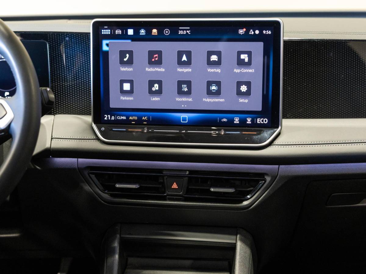 Volkswagen Tiguan Volkswagen Tiguan 1.5 eHybrid Life Edition / 204pk / SoH 100% / Achteruitrij camera / Dodehoek herkenning / CarPlay /