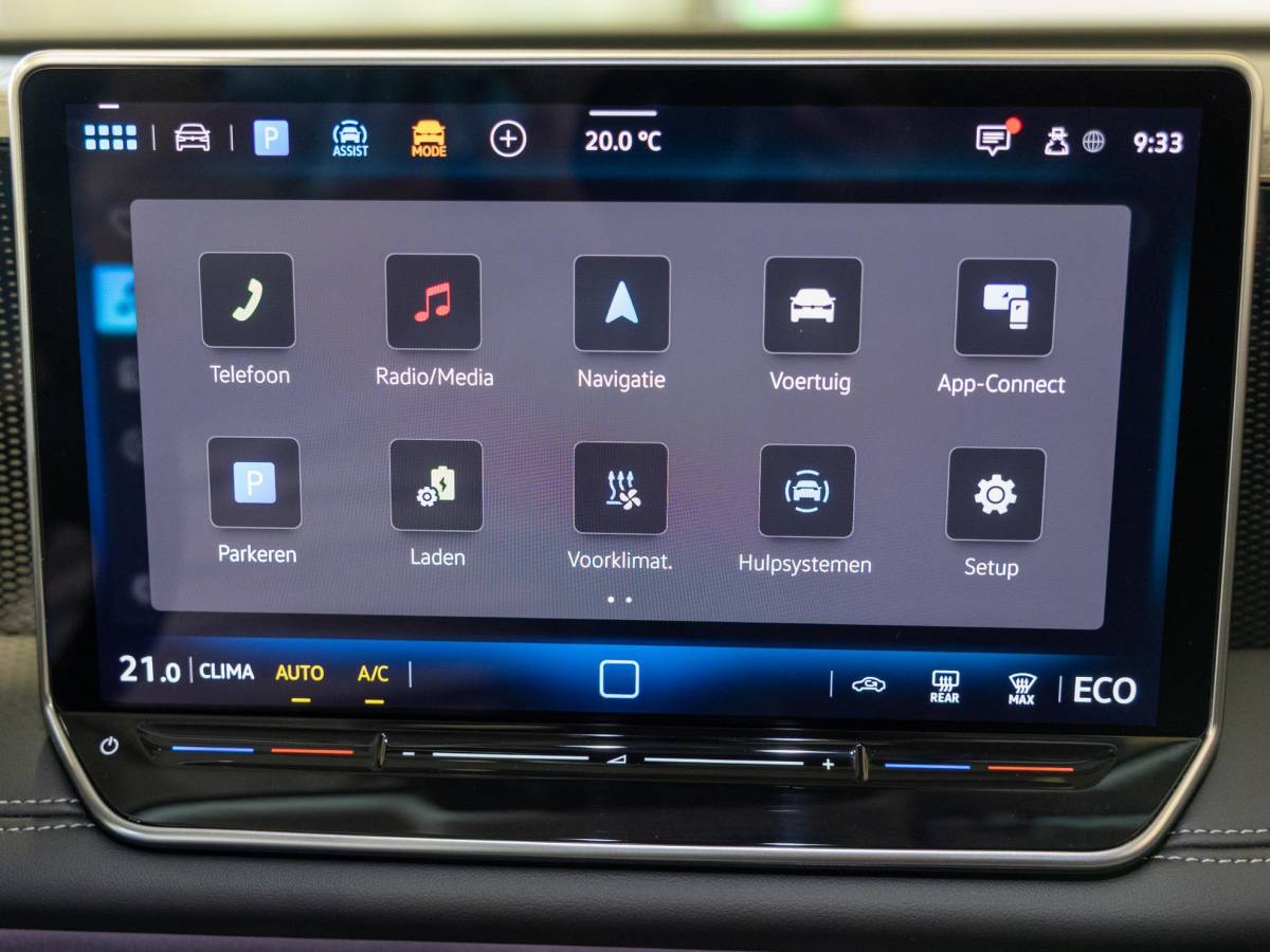 Volkswagen Tiguan Volkswagen Tiguan 1.5 eHybrid Life Edition / 204pk / SoH 100% / Achteruitrij camera / Dodehoek herkenning / CarPlay /