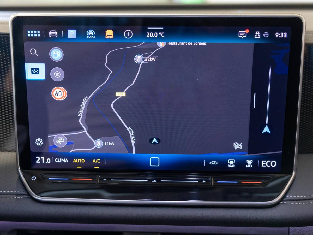 Volkswagen Tiguan Volkswagen Tiguan 1.5 eHybrid Life Edition / 204pk / SoH 100% / Achteruitrij camera / Dodehoek herkenning / CarPlay /
