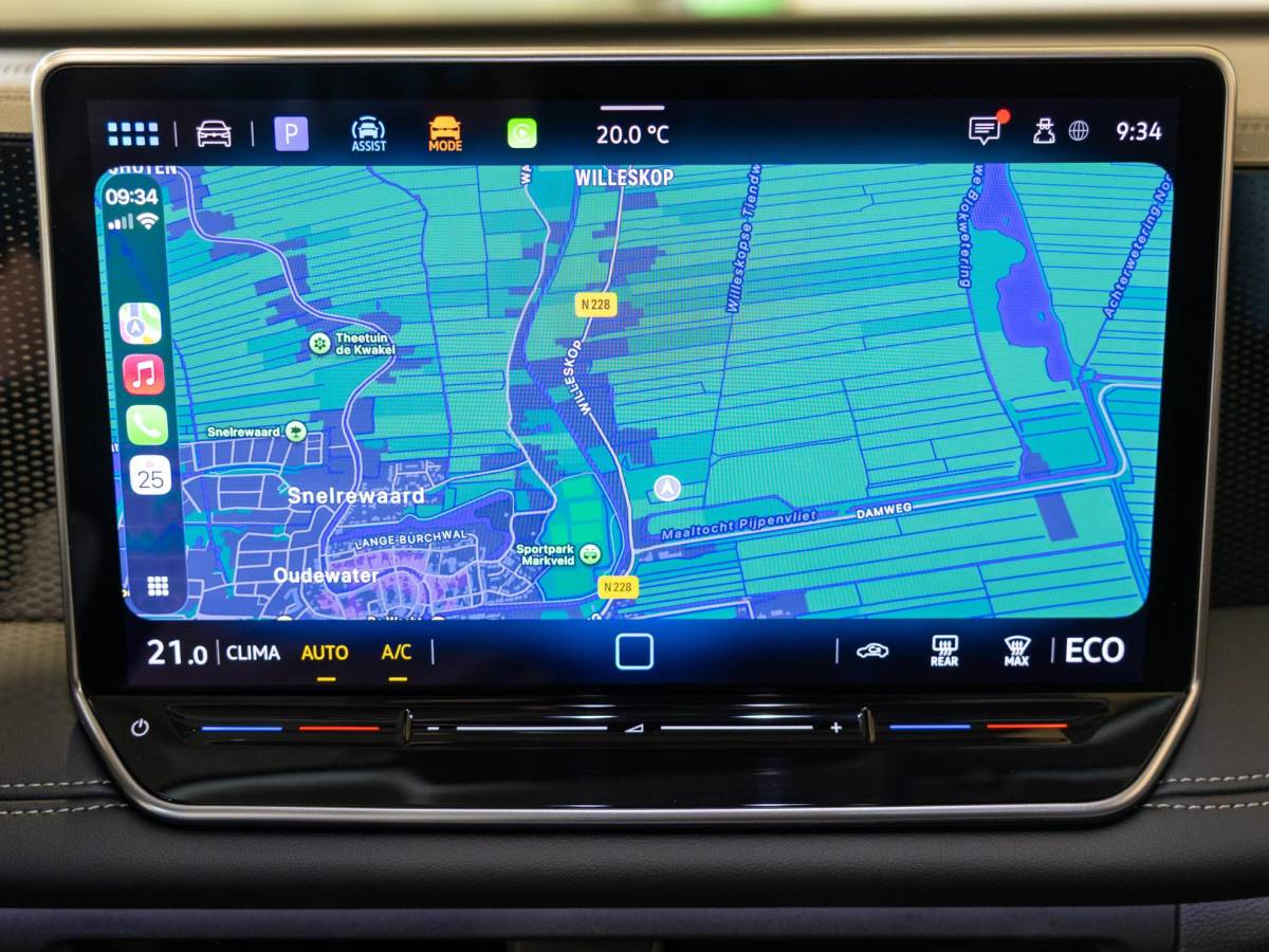 Volkswagen Tiguan Volkswagen Tiguan 1.5 eHybrid Life Edition / 204pk / SoH 100% / Achteruitrij camera / Dodehoek herkenning / CarPlay /
