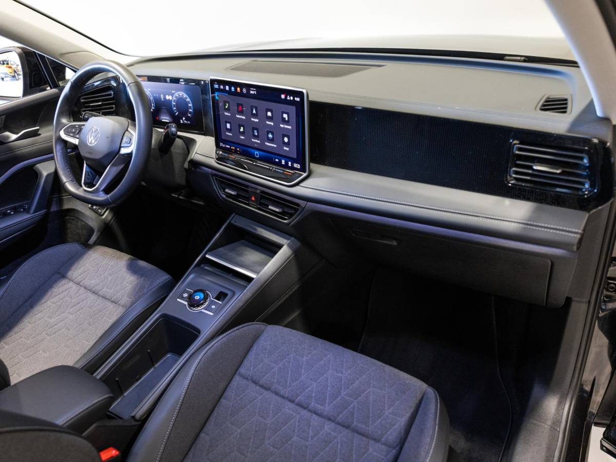 Volkswagen Tiguan Volkswagen Tiguan 1.5 eHybrid Life Edition / 204pk / SoH 100% / Achteruitrij camera / Dodehoek herkenning / CarPlay /