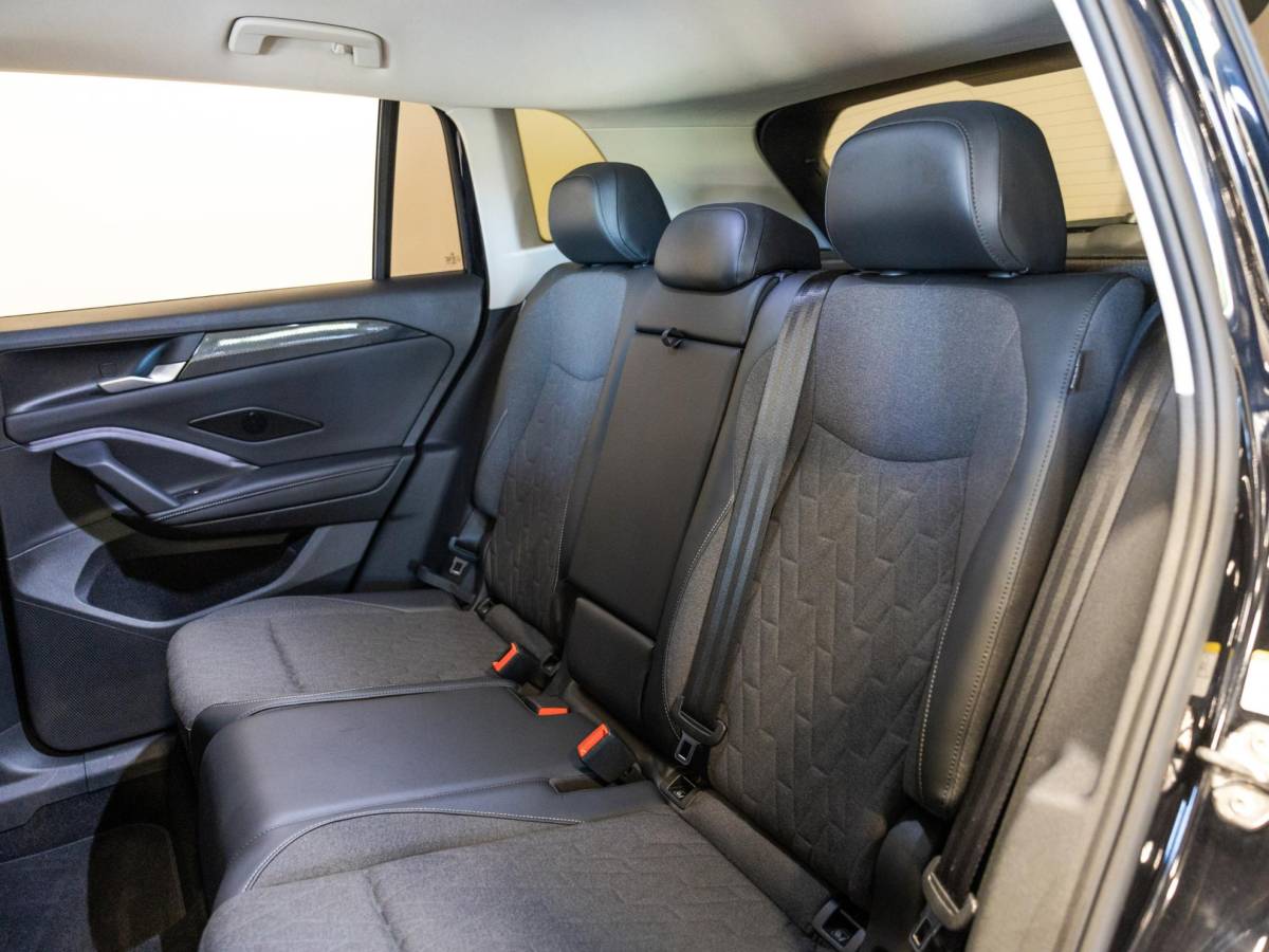 Volkswagen Tiguan Volkswagen Tiguan 1.5 eHybrid Life Edition / 204pk / SoH 100% / Achteruitrij camera / Dodehoek herkenning / CarPlay /