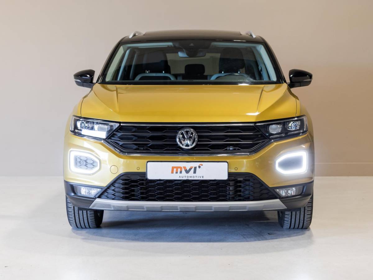 Volkswagen T-Roc Volkswagen T-Roc 1.5 TSI Sport / 150pk / Panorama dak / Trekhaak / Achteruitrij camera /