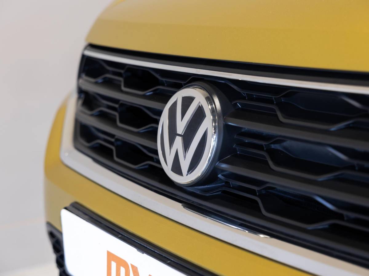 Volkswagen T-Roc Volkswagen T-Roc 1.5 TSI Sport / 150pk / Panorama dak / Trekhaak / Achteruitrij camera /