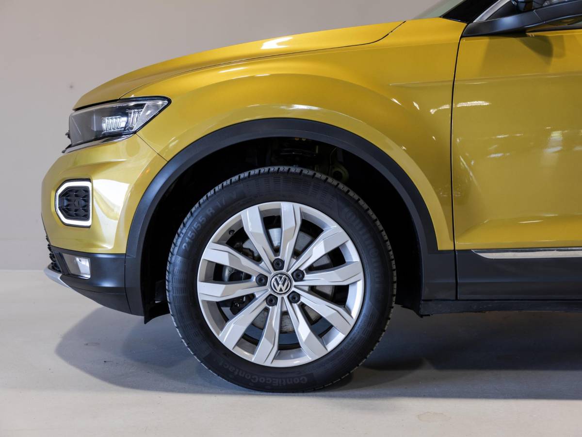 Volkswagen T-Roc Volkswagen T-Roc 1.5 TSI Sport / 150pk / Panorama dak / Trekhaak / Achteruitrij camera /