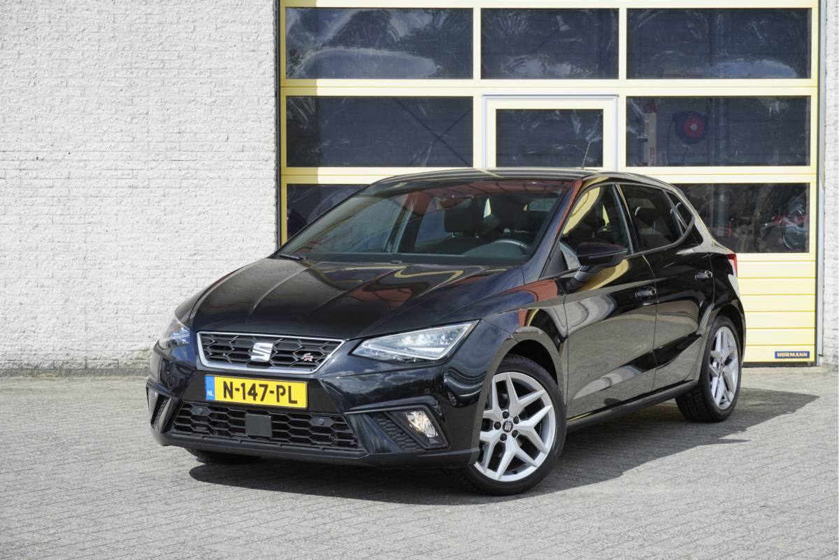 SEAT Ibiza SEAT Ibiza 1.0 TSI 5drs FR Business Intense Plus BJ2021 Lmv 17″ | Led V+A | Pdc | App-Connect | Navi | Dashboard verlichting | Climate control | Cruise control | Sportstoelen | Verwarmde voorstoelen | Zwarte hemel | Getint glas