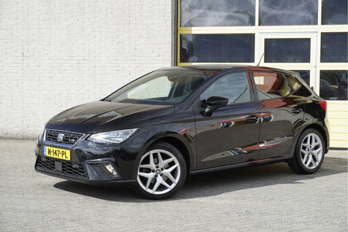 SEAT Ibiza SEAT Ibiza 1.0 TSI 5drs FR Business Intense Plus BJ2021 Lmv 17″ | Led V+A | Pdc | App-Connect | Navi | Dashboard verlichting | Climate control | Cruise control | Sportstoelen | Verwarmde voorstoelen | Zwarte hemel | Getint glas