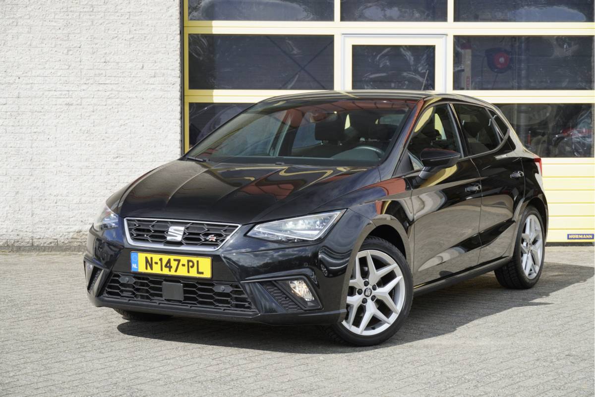 SEAT Ibiza SEAT Ibiza 1.0 TSI 5drs FR Business Intense Plus BJ2021 Lmv 17″ | Led V+A | Pdc | App-Connect | Navi | Dashboard verlichting | Climate control | Cruise control | Sportstoelen | Verwarmde voorstoelen | Zwarte hemel | Getint glas