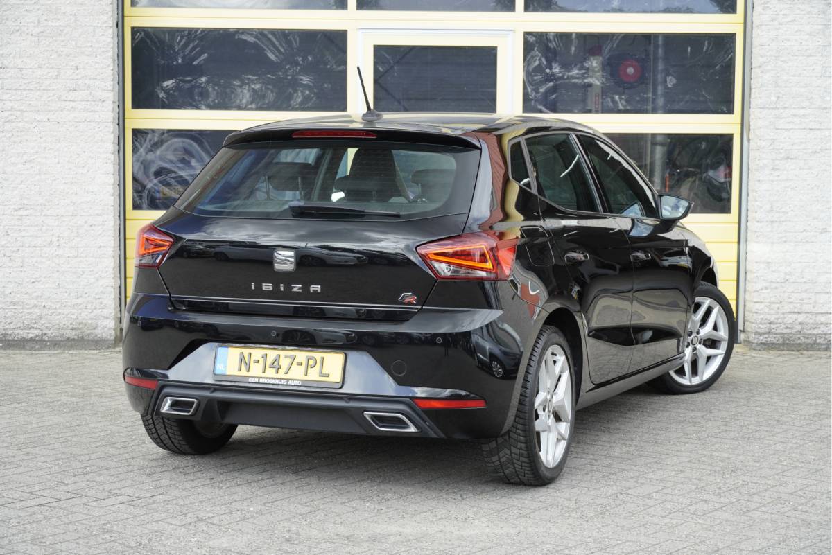 SEAT Ibiza SEAT Ibiza 1.0 TSI 5drs FR Business Intense Plus BJ2021 Lmv 17″ | Led V+A | Pdc | App-Connect | Navi | Dashboard verlichting | Climate control | Cruise control | Sportstoelen | Verwarmde voorstoelen | Zwarte hemel | Getint glas