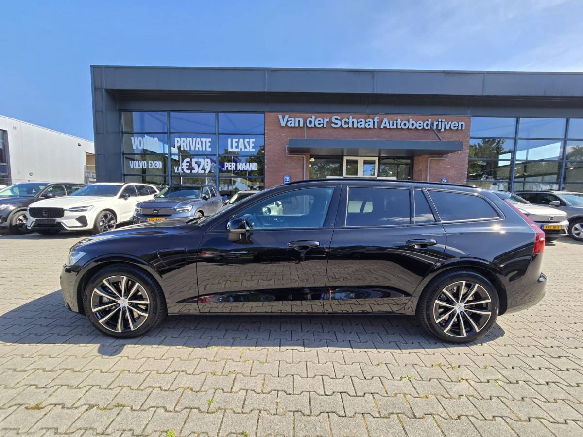 Volvo V60 Volvo V60 T8 Plug-in  AWD Plus Dark | Head-up | Schuif/kanteldak | Trekhaak | Pilot Assist | BLIS | H&K Audio |