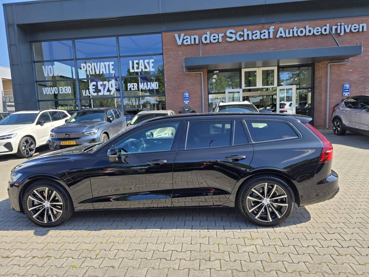 Volvo V60 Volvo V60 T8 Plug-in  AWD Plus Dark | Head-up | Schuif/kanteldak | Trekhaak | Pilot Assist | BLIS | H&K Audio |