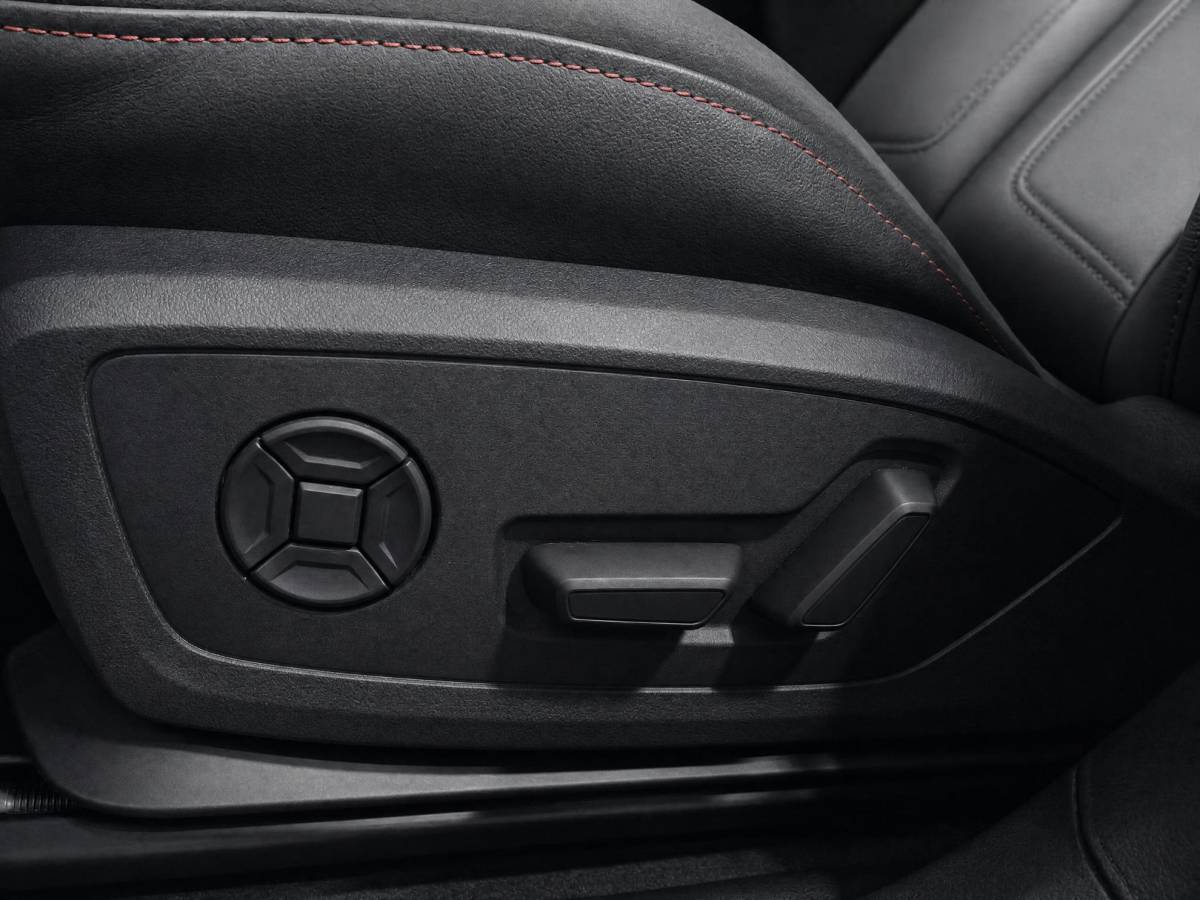 Audi Q3 Audi Q3 Sportback 45 TFSI e 245pk S Edition · Panoramadak · Lederen Bekleding · 360 Camera · Wegklapbare Trekhaak · SONOS Audio · Stoelverwarming · Elek. Achterklep · 21” velgen · Adaptive Cruise Control ·
