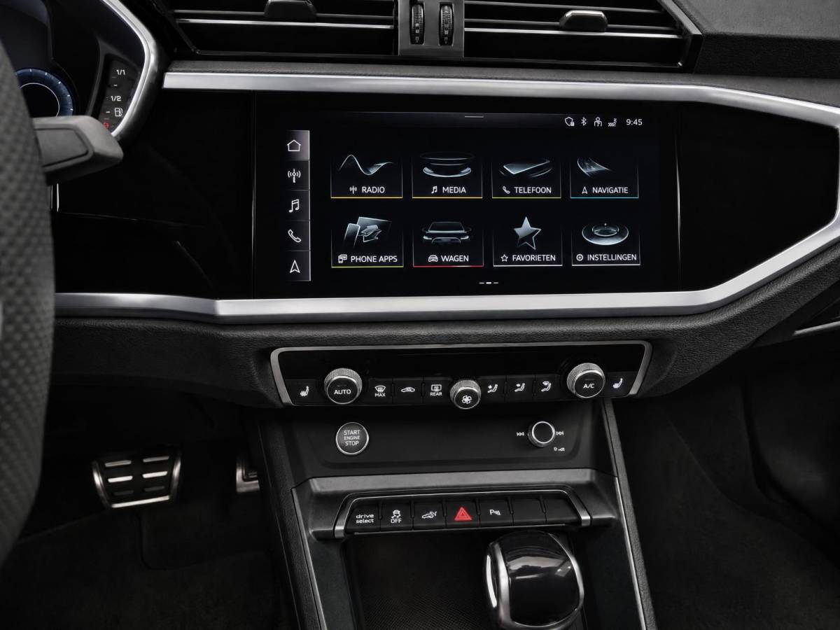 Audi Q3 Audi Q3 Sportback 45 TFSI e 245pk S Edition · Panoramadak · Lederen Bekleding · 360 Camera · Wegklapbare Trekhaak · SONOS Audio · Stoelverwarming · Elek. Achterklep · 21” velgen · Adaptive Cruise Control ·